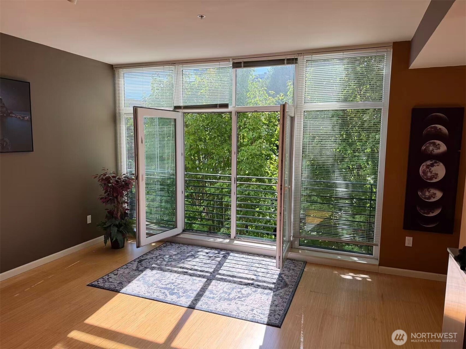 17 W Mercer Street #207