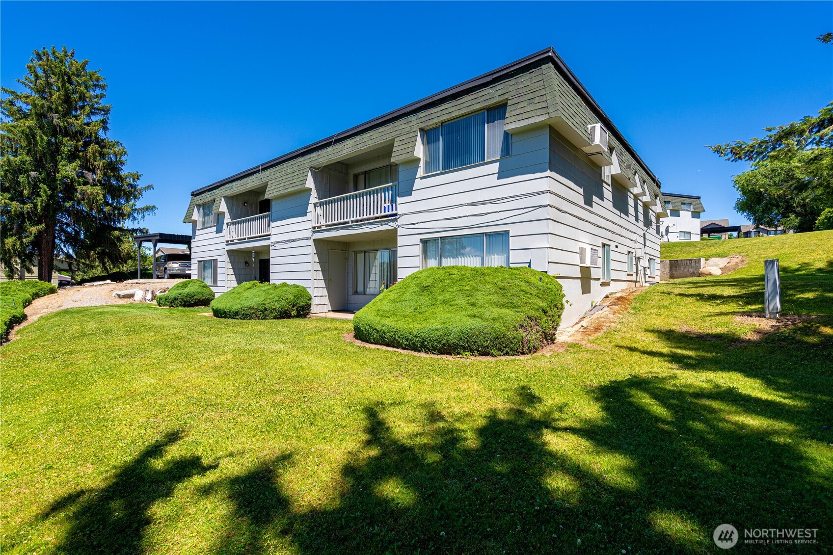 933 Baker Avenue #1-16