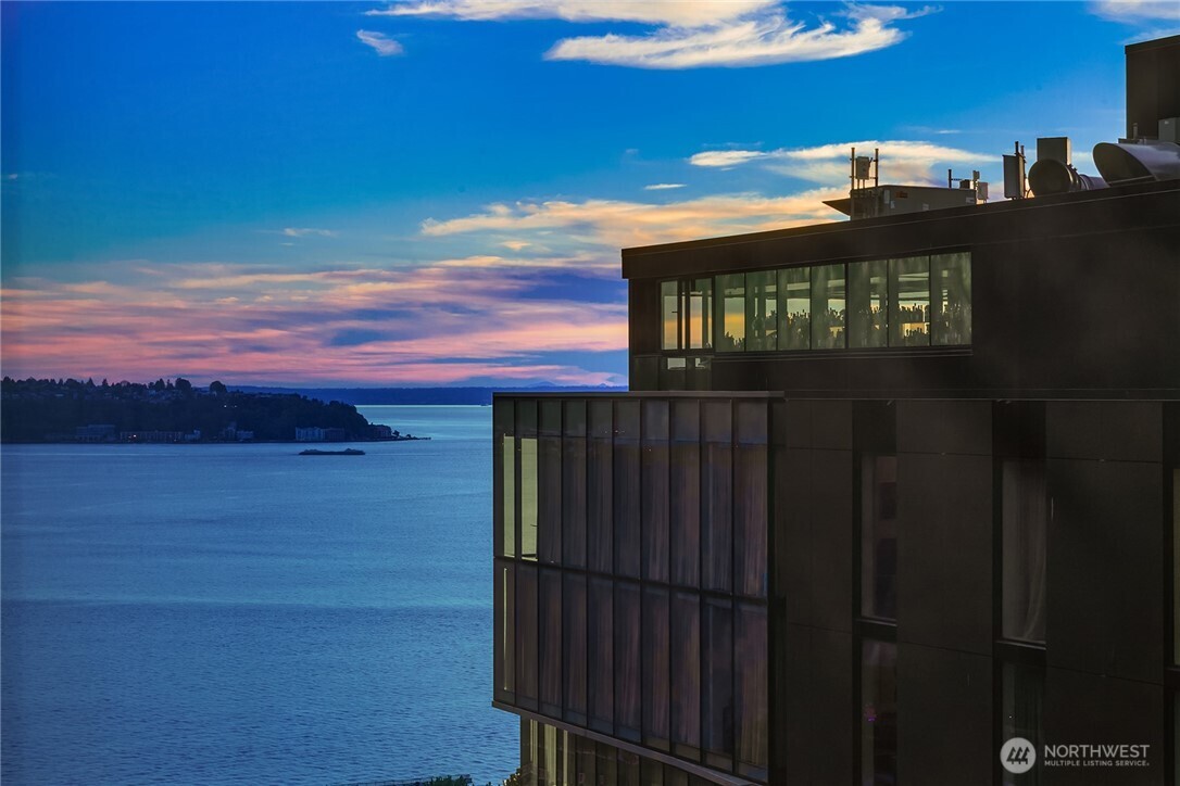 121 Stewart Street #1308
