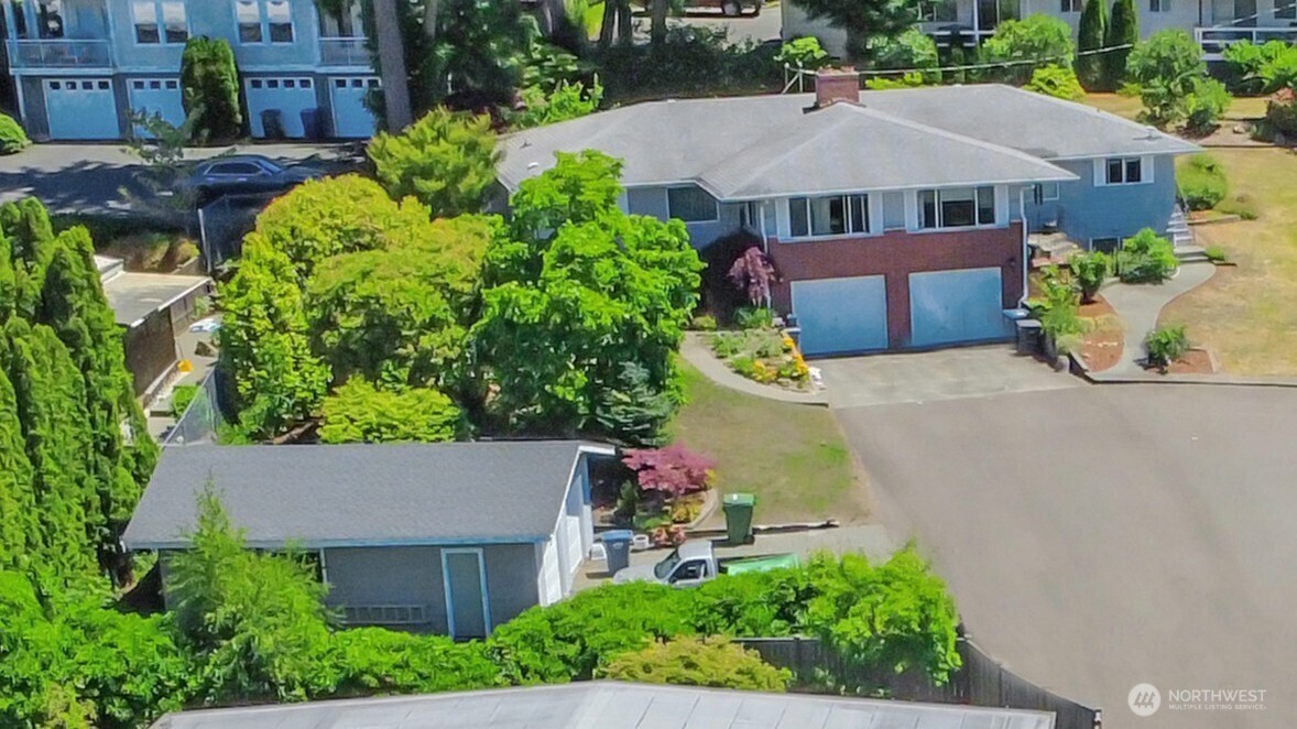 1911 -1915 Willow Lane