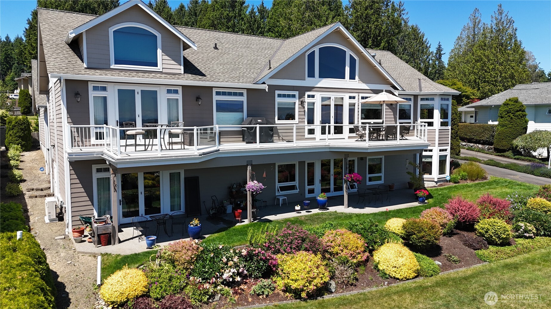 8102 Perelli Lane