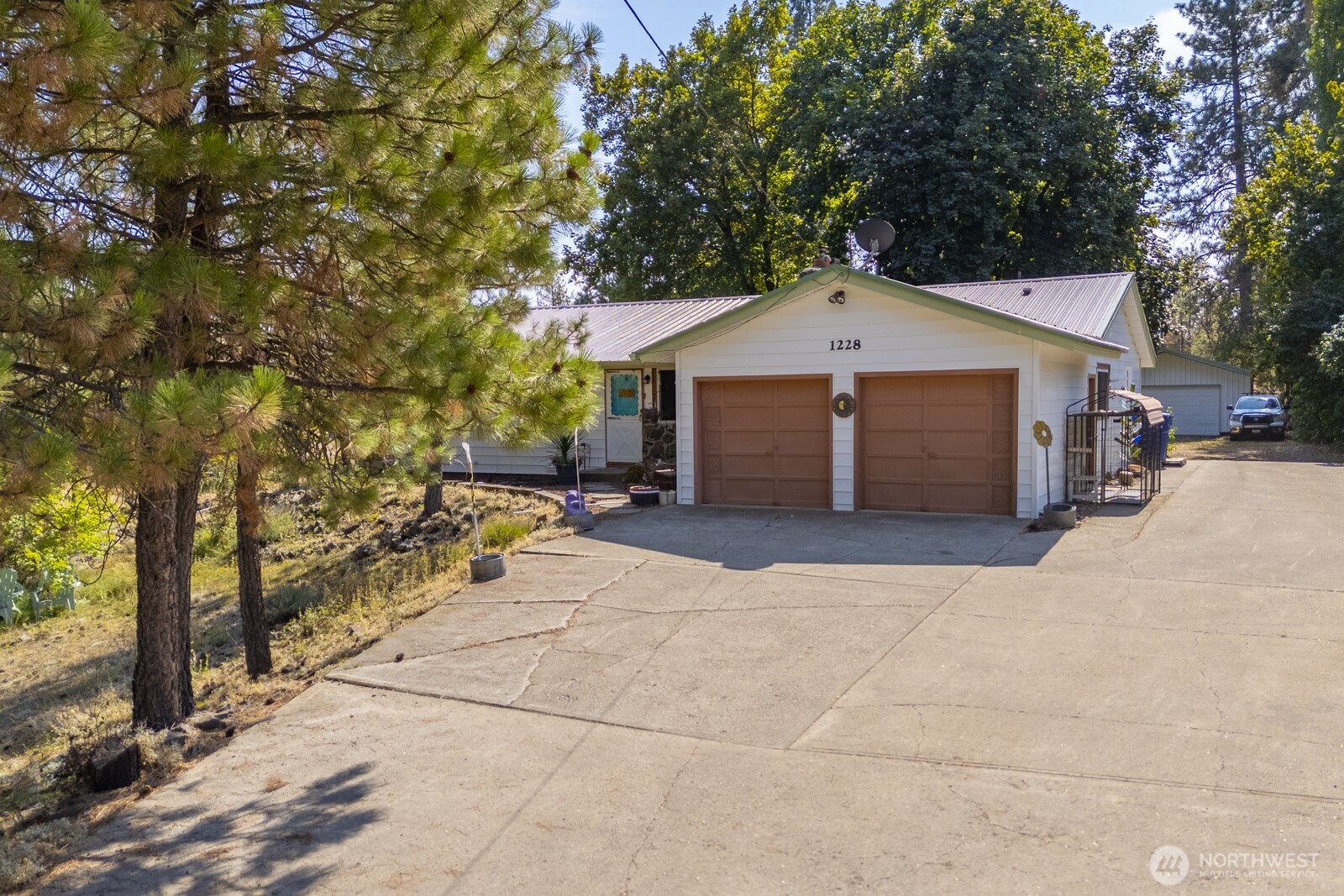 1228 Lake Street