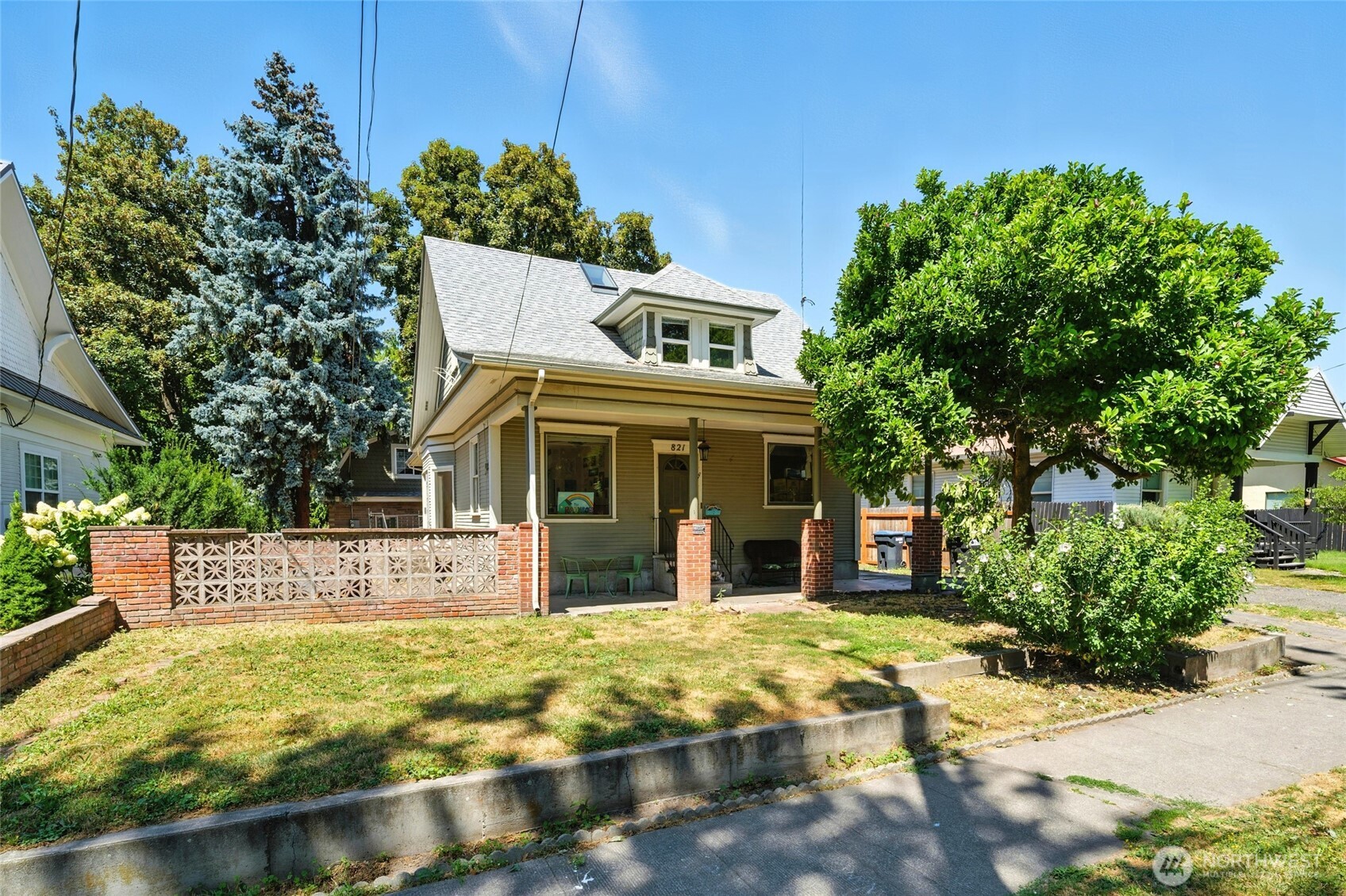 821 Valencia Street