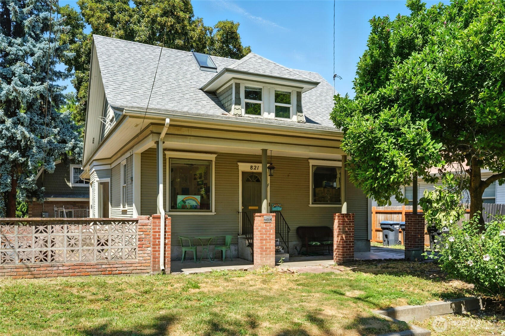821 Valencia Street