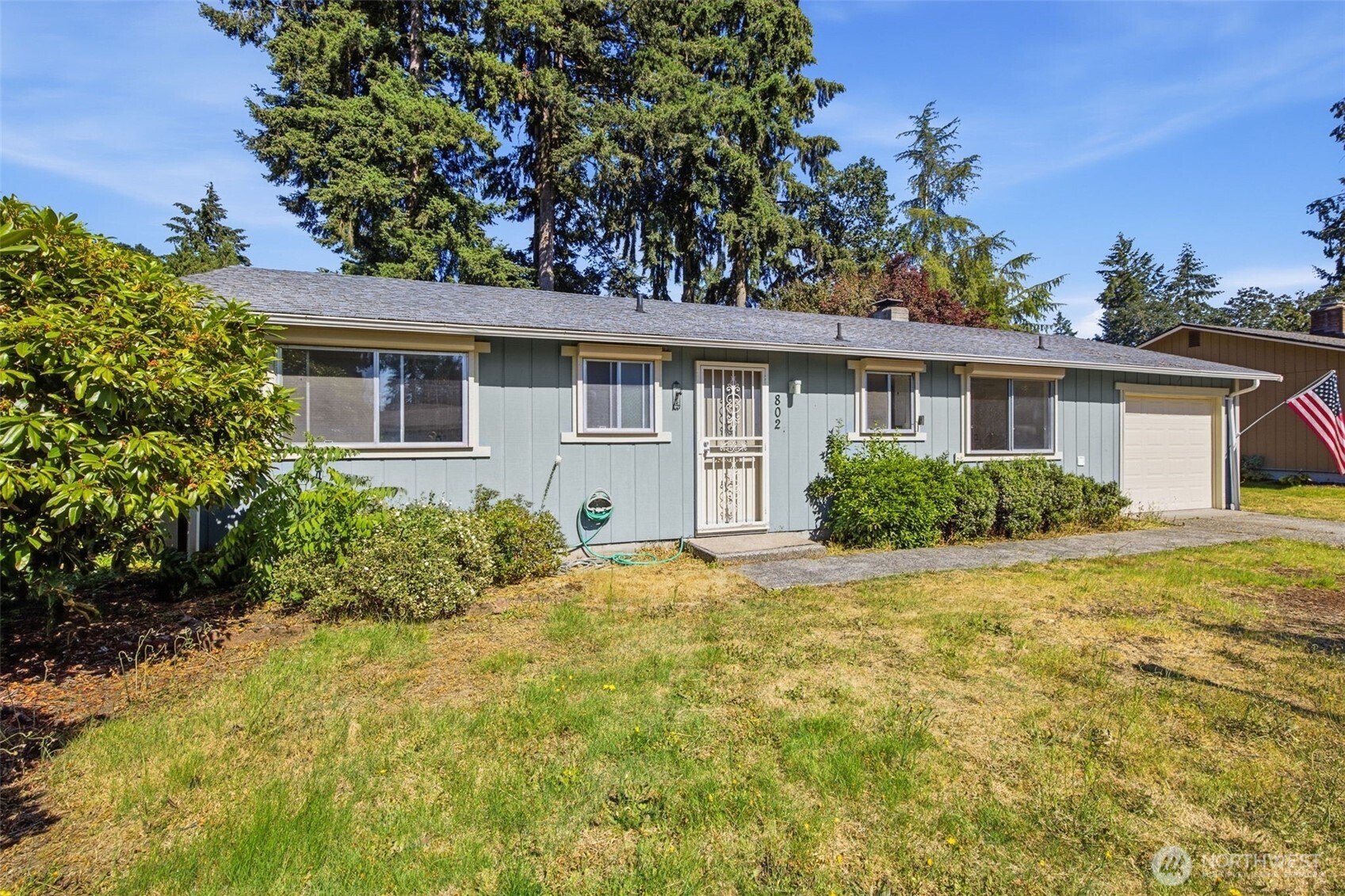802 Oakcrest Drive