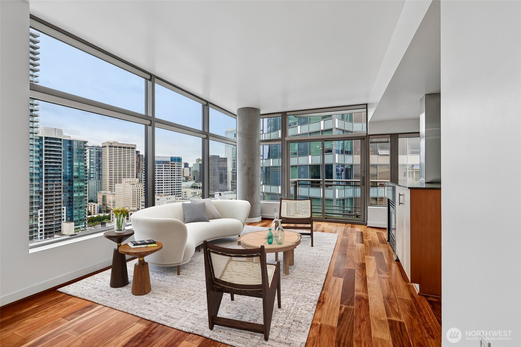 2033 2nd Avenue #2008