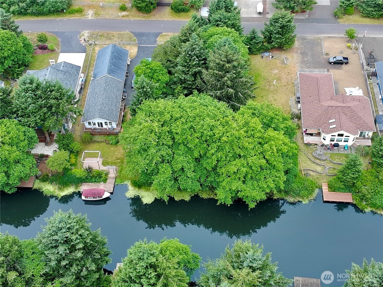 772 Island Circle