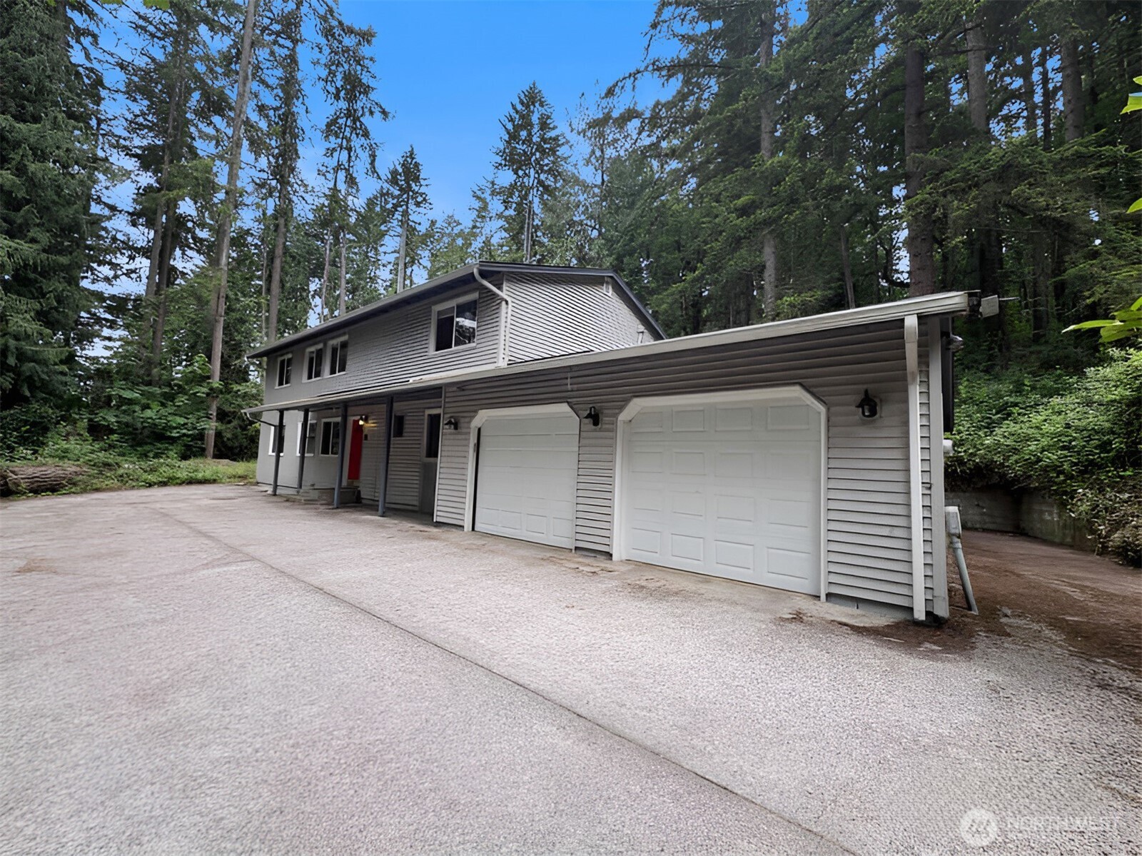 24404 Mirrormont Boulevard