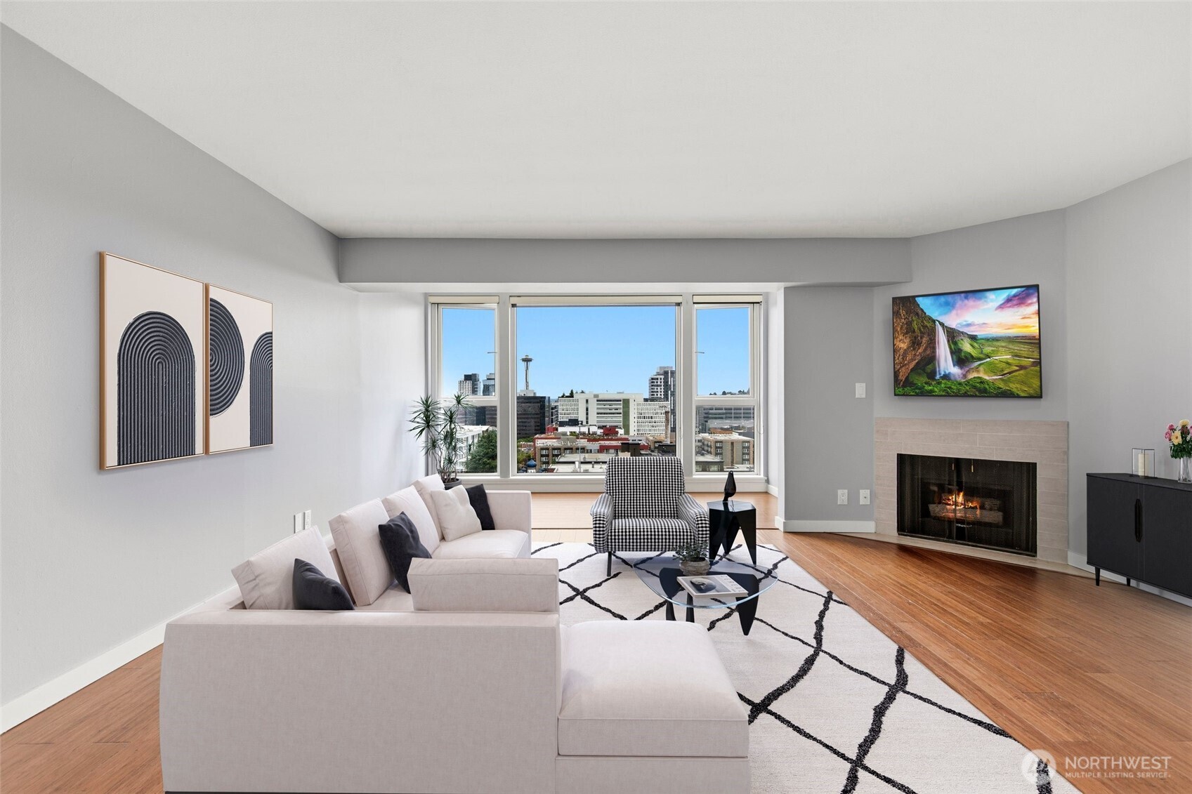 400 Melrose Avenue #204