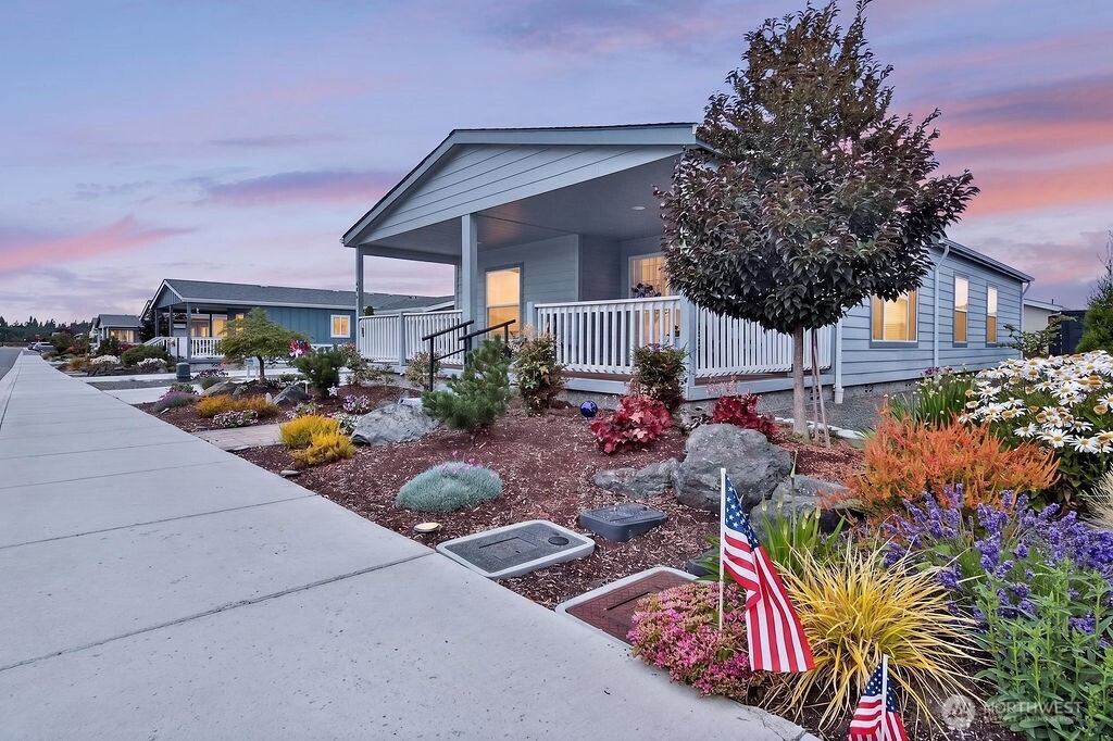 894 Iris Avenue