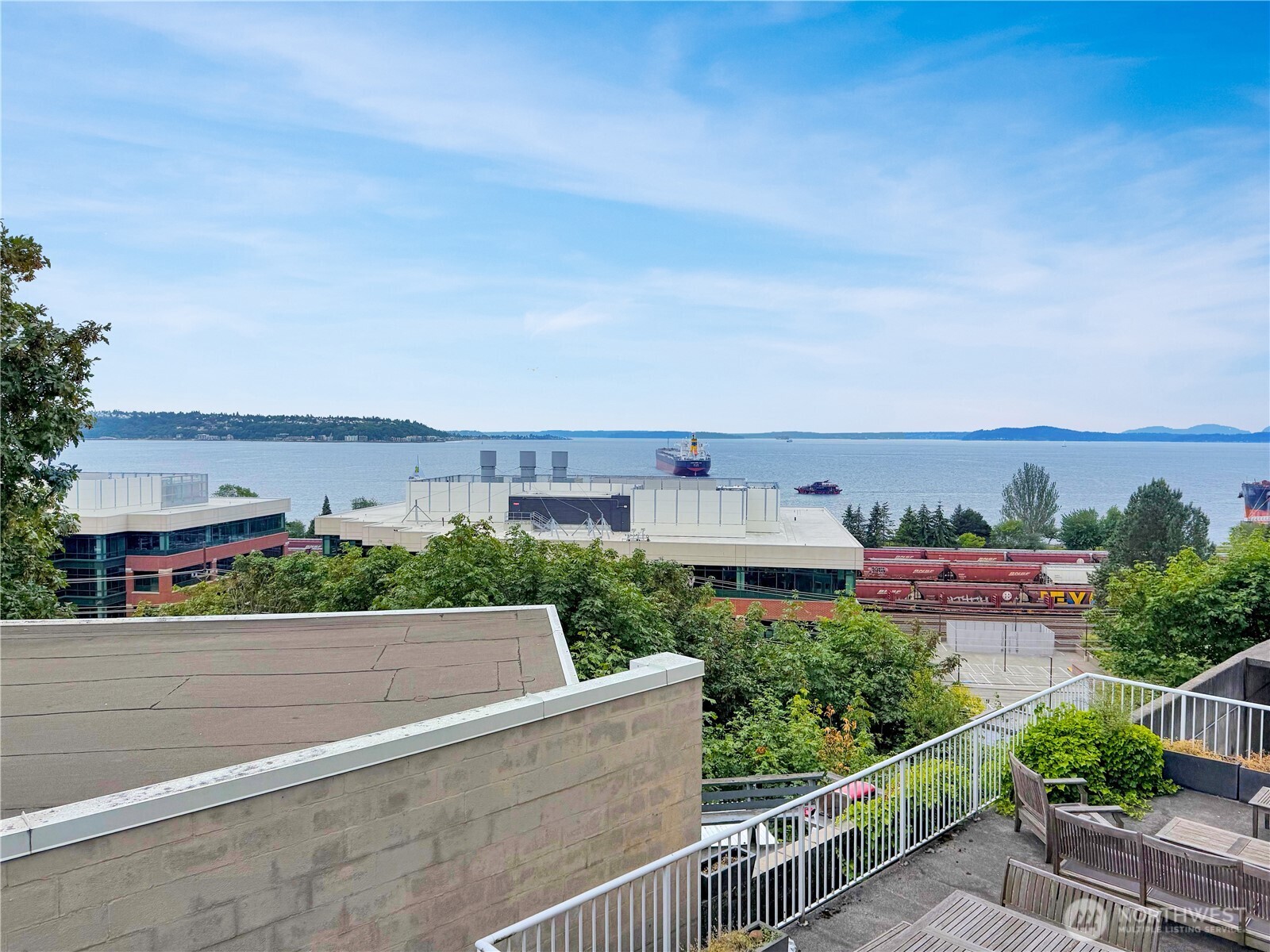 521 5th Avenue #201