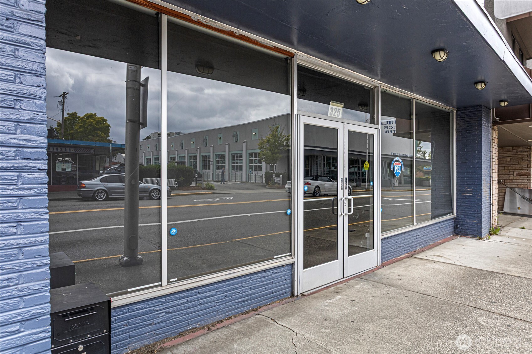 325 Main Street