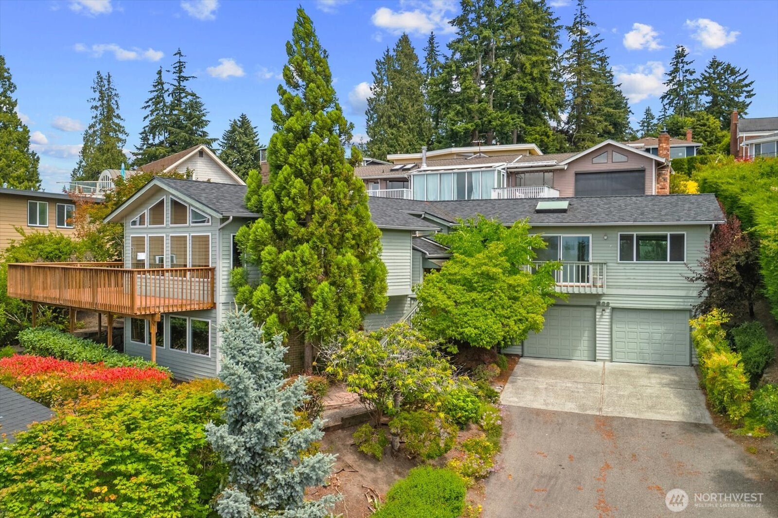 809 Spruce Place