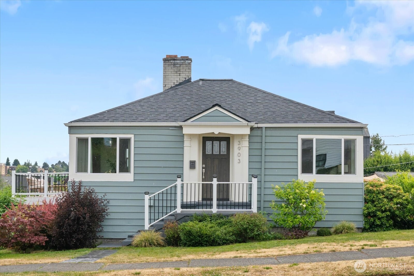 3903 Dakota Street