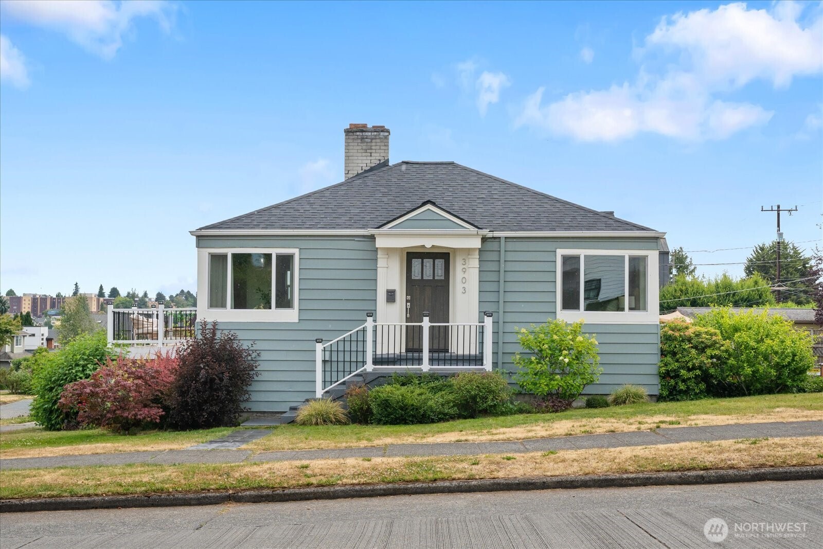 3903 Dakota Street
