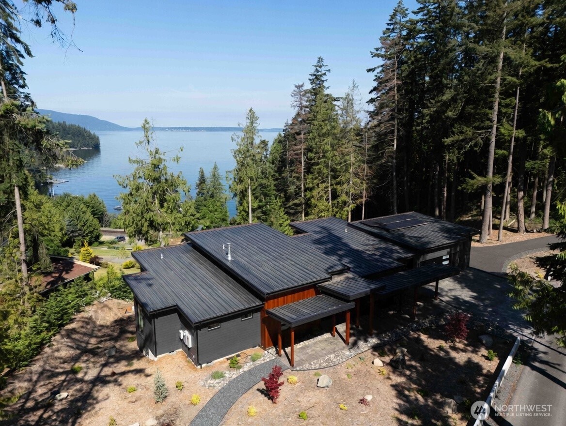 166 Soundview Drive