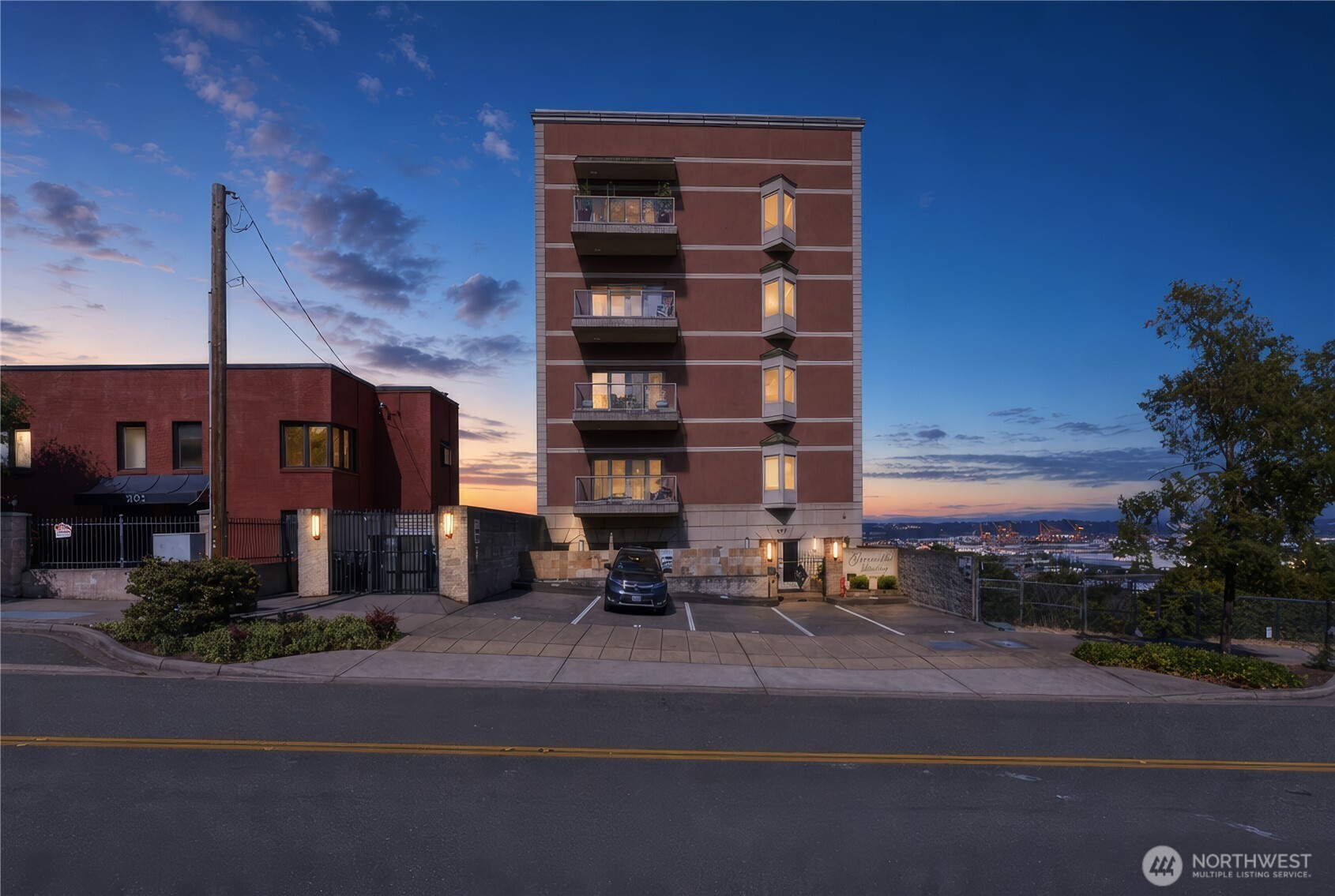 207 Broadway #200