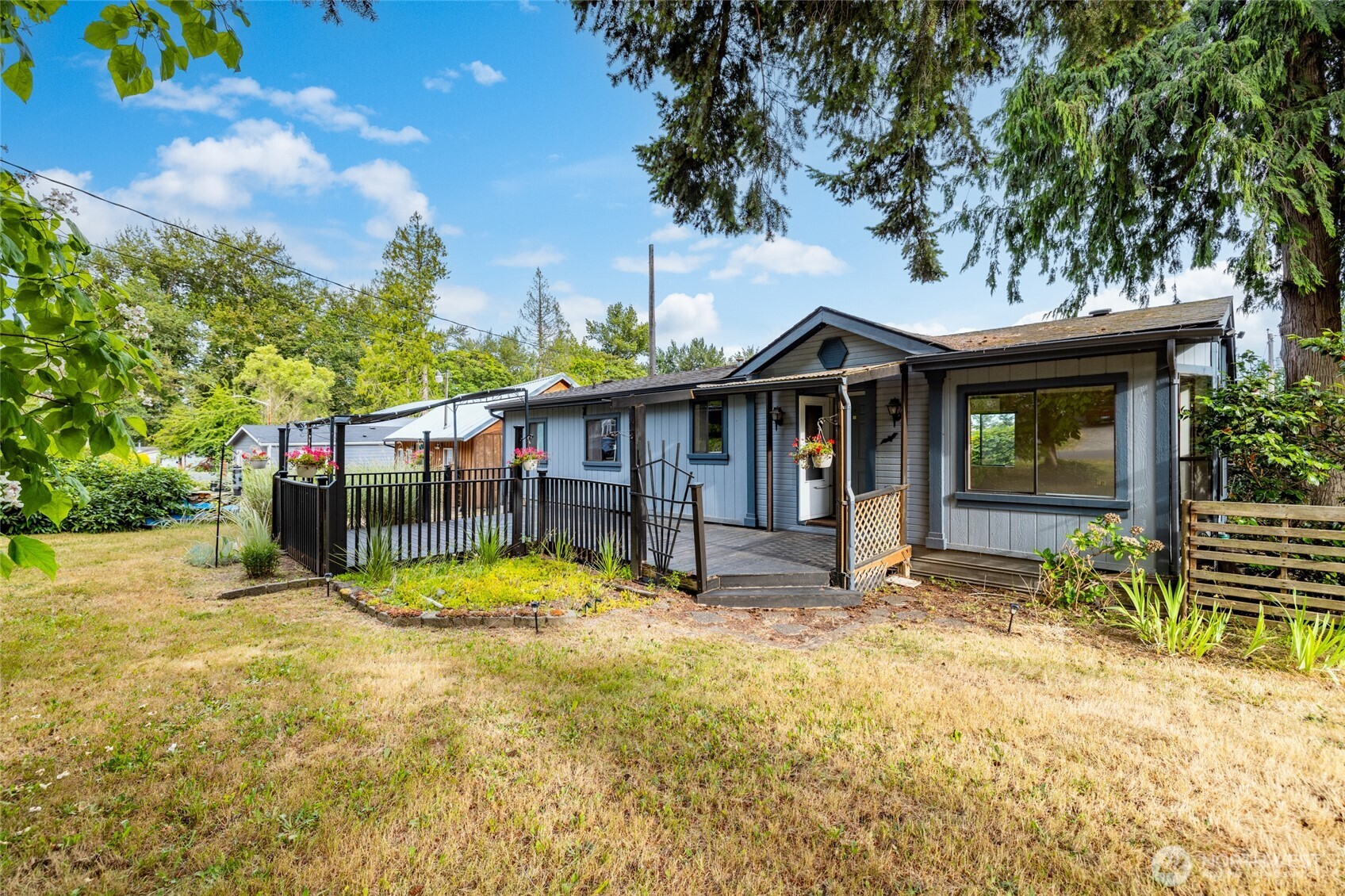 4582 Guemes Way