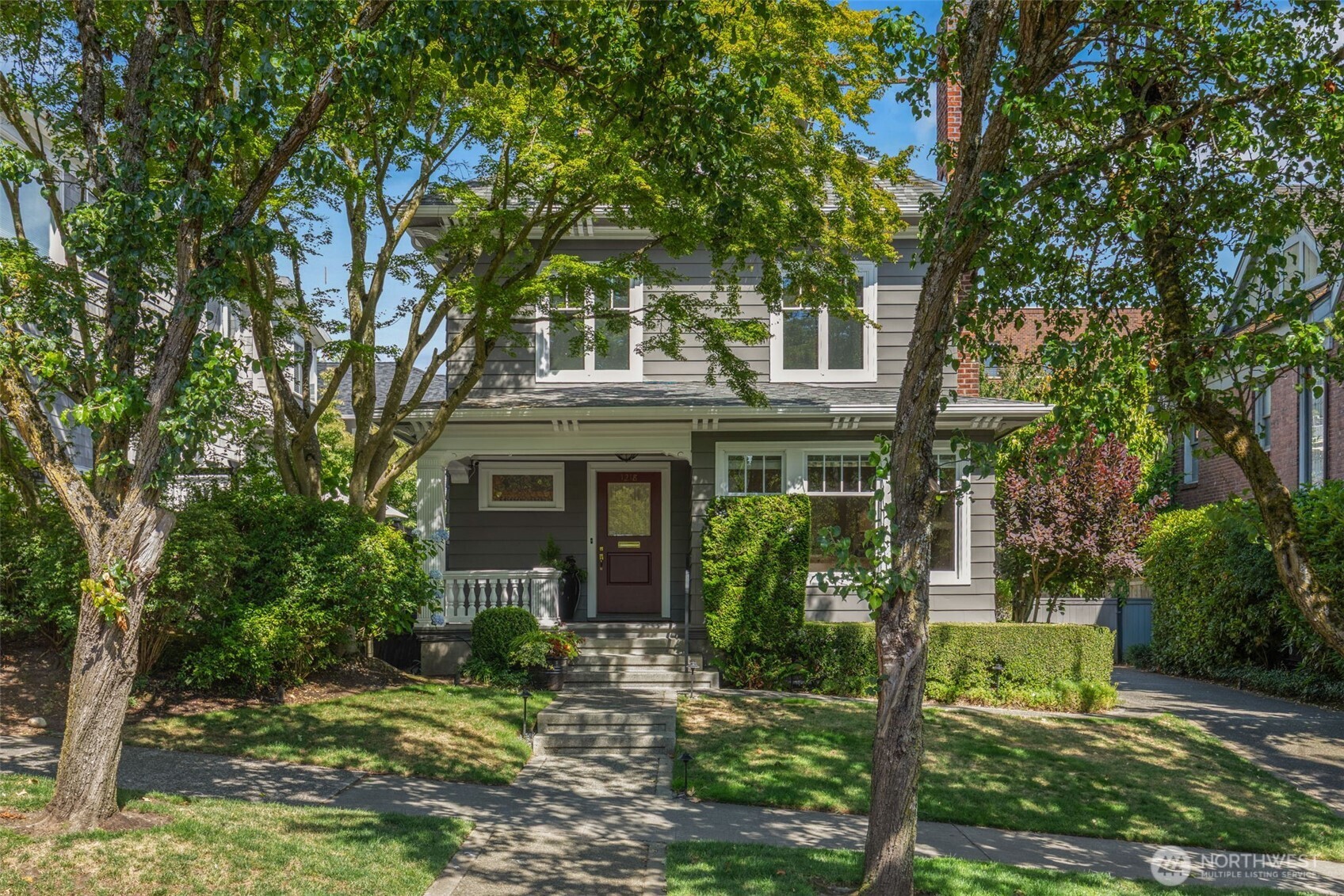 1218 3rd Avenue