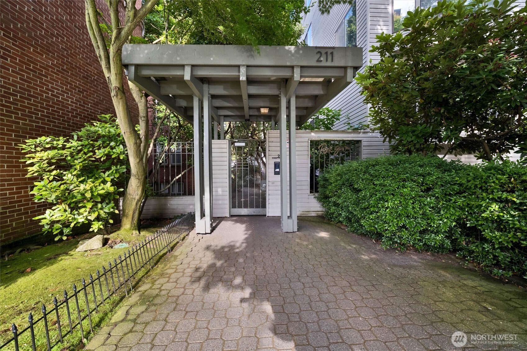 211 Summit Avenue #N305