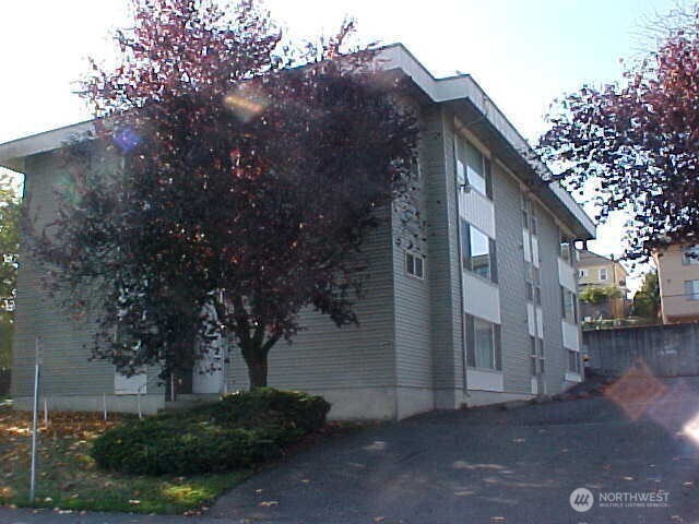 3326 Lombard Avenue #23