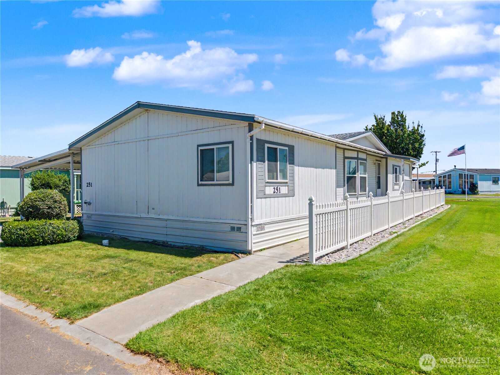 2240 Broadway Avenue #251