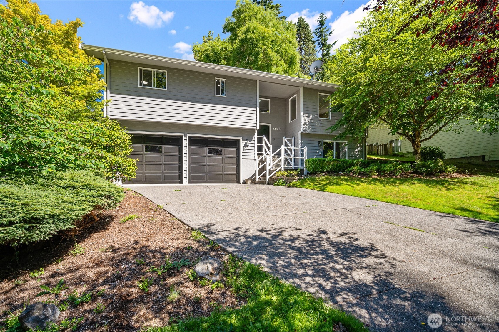 1216 Clearbrook Drive