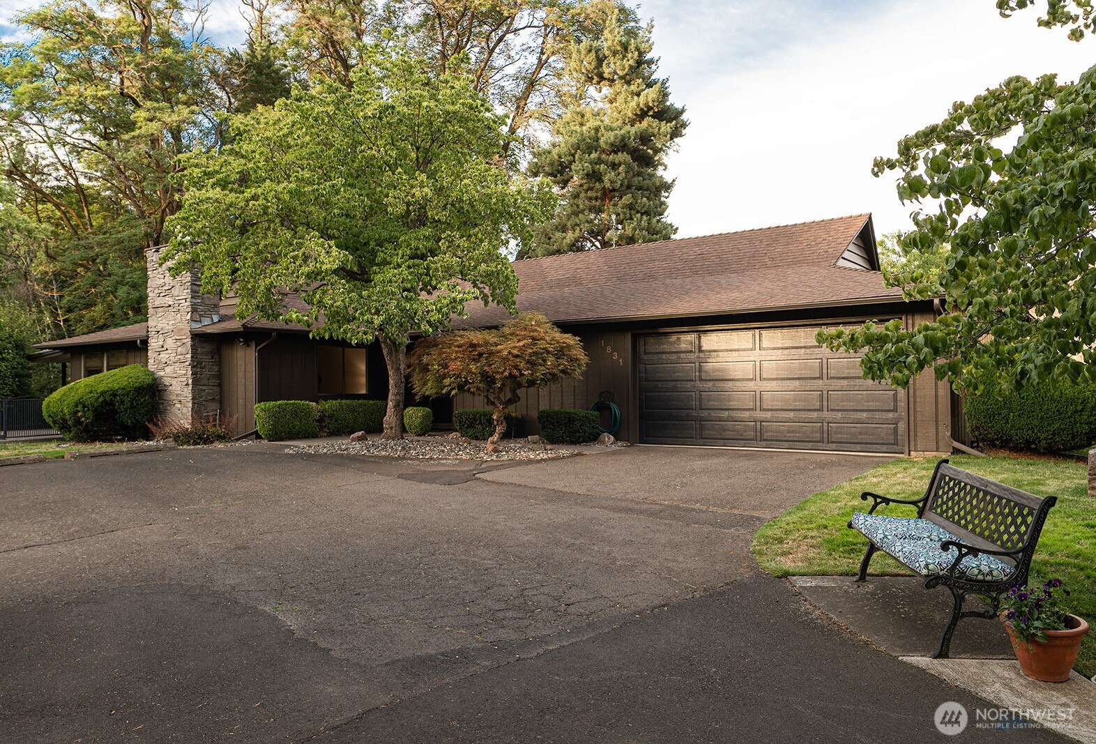 1831 Rustic Place