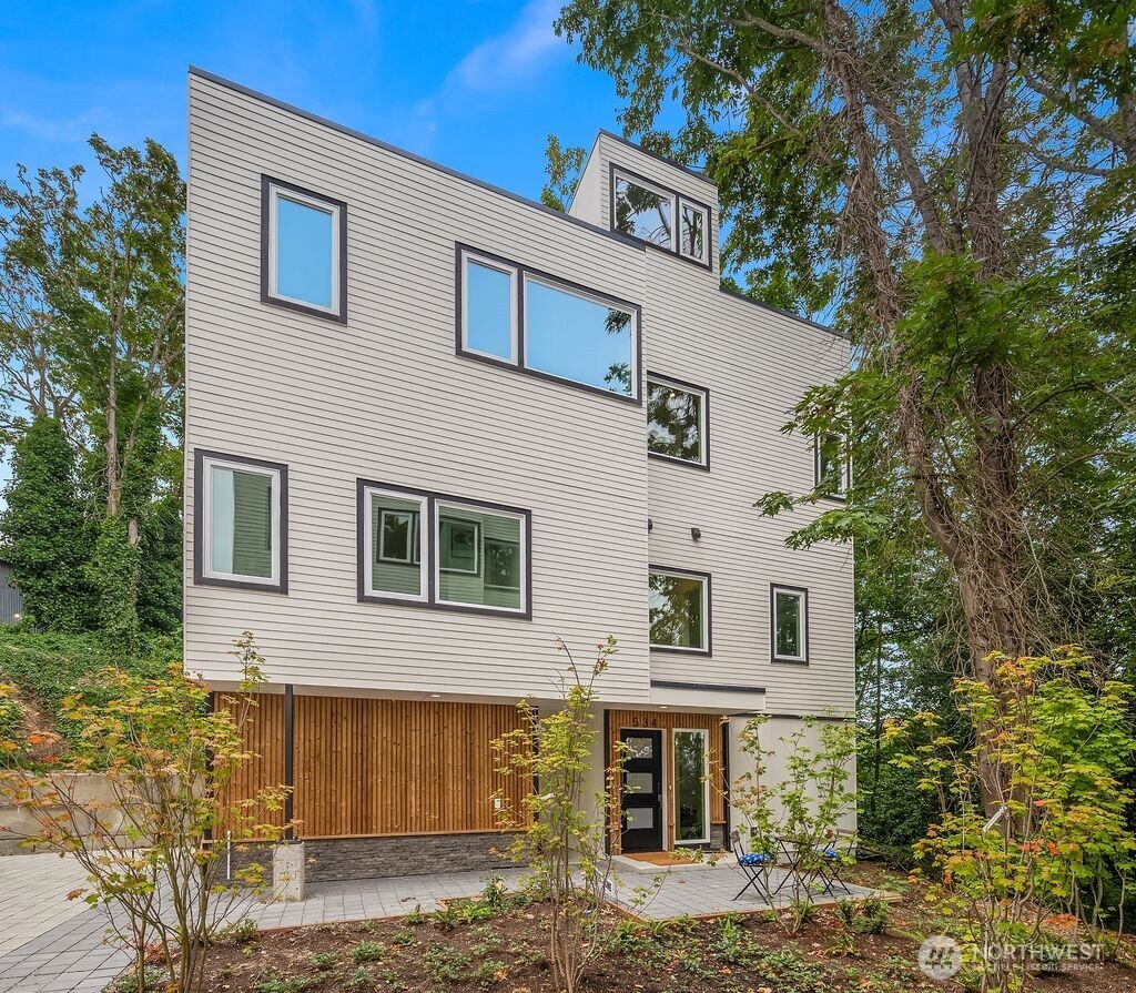 532 Barrett Street