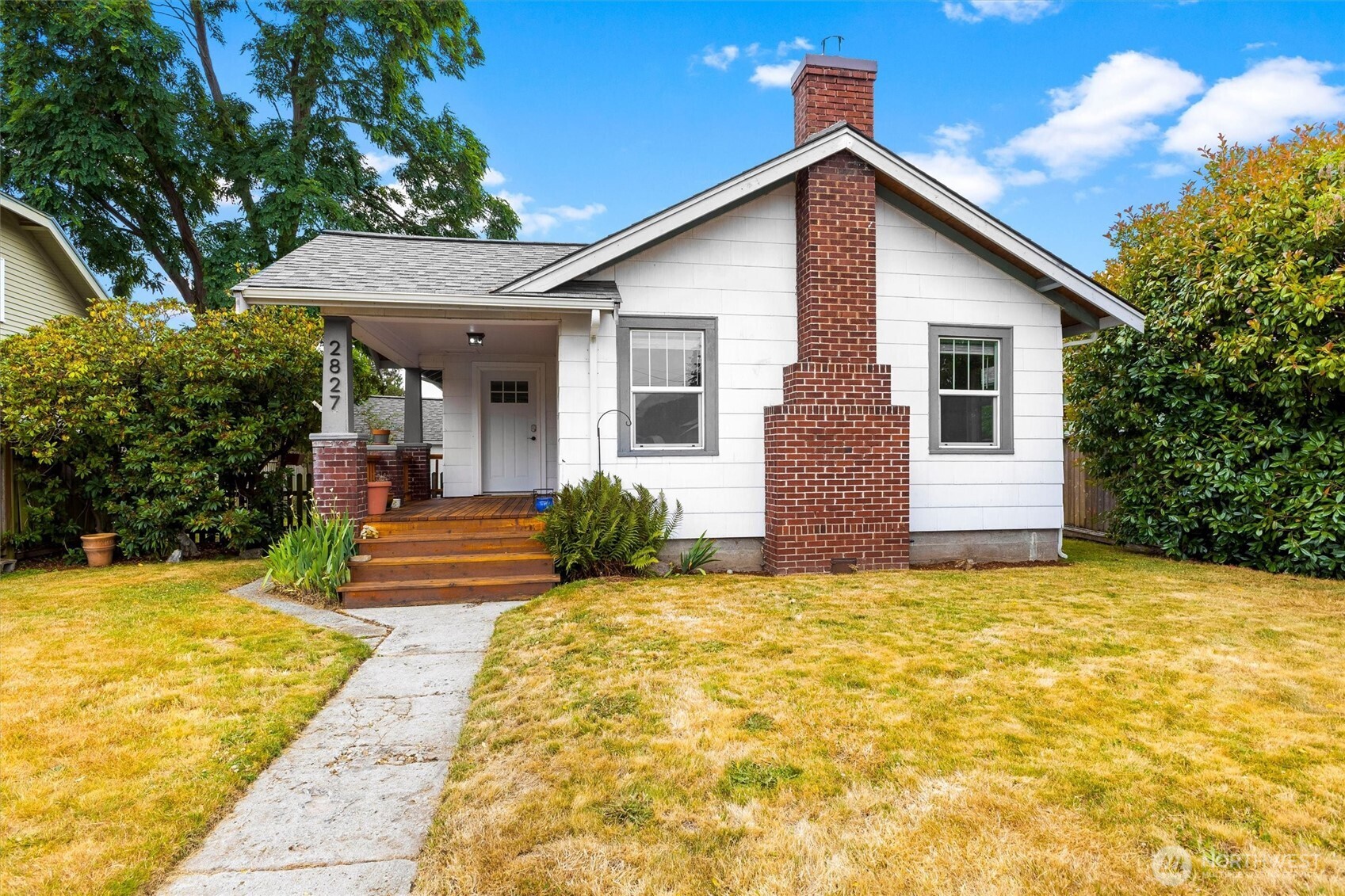 2827 Walnut Street