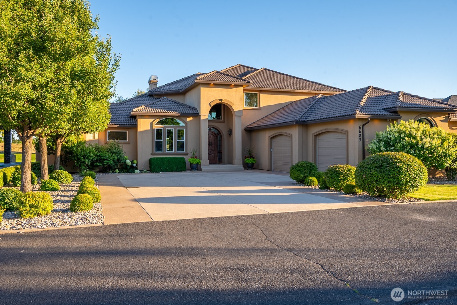 6589 Eagle Drive