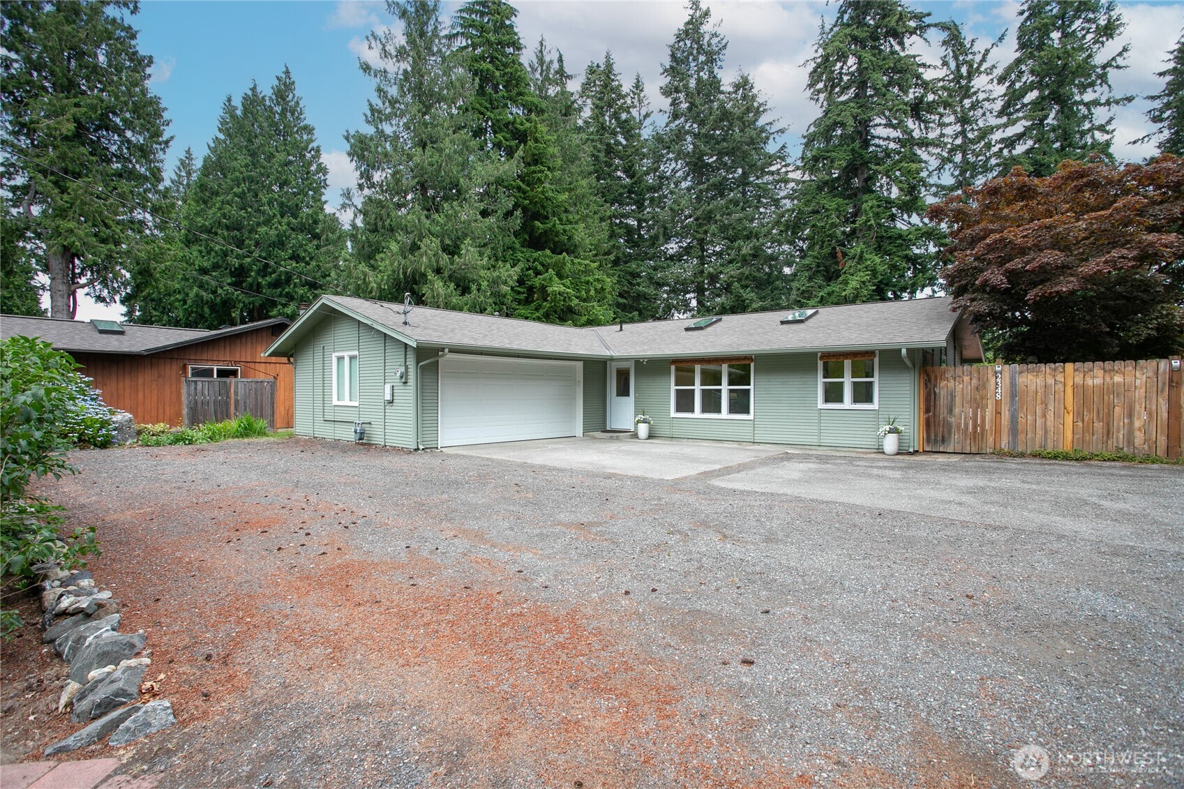 2348 Yew Street Road