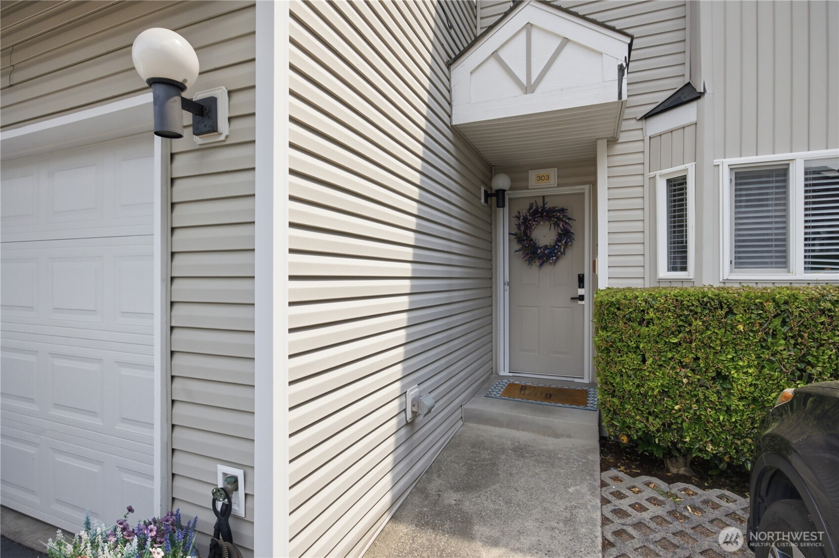 459 Queen Avenue #303