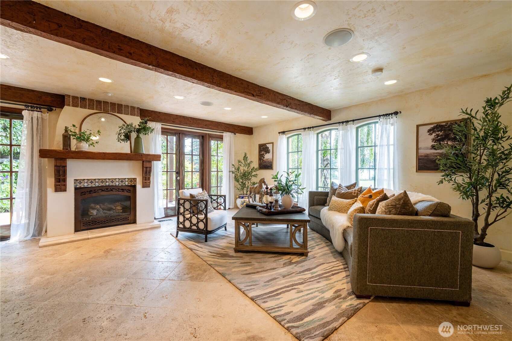 122 Waverly Way