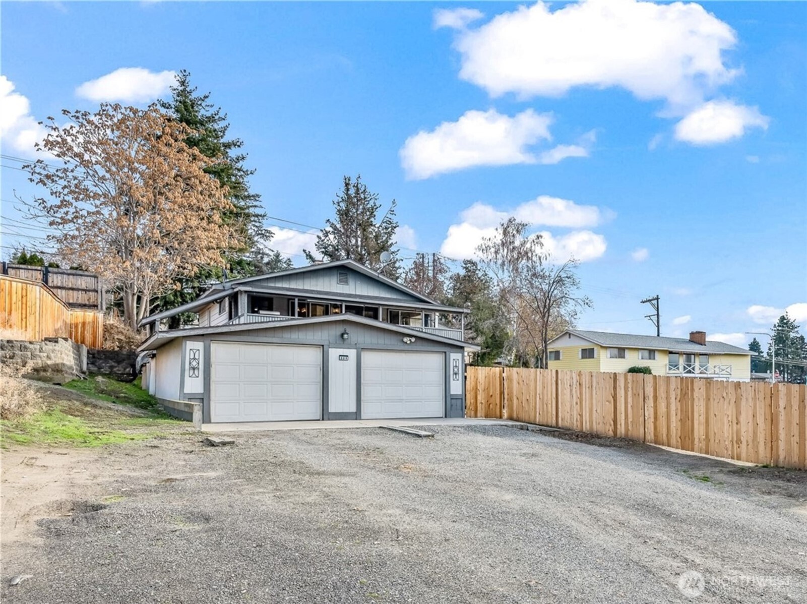 809 Kenroy Terrace