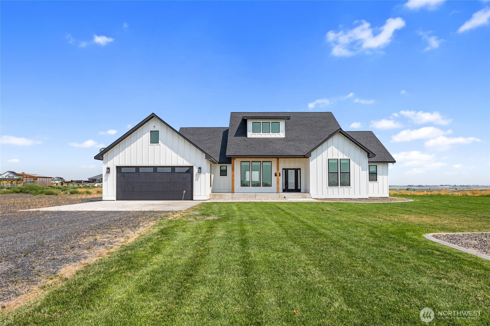 215 Desert Hills Loop