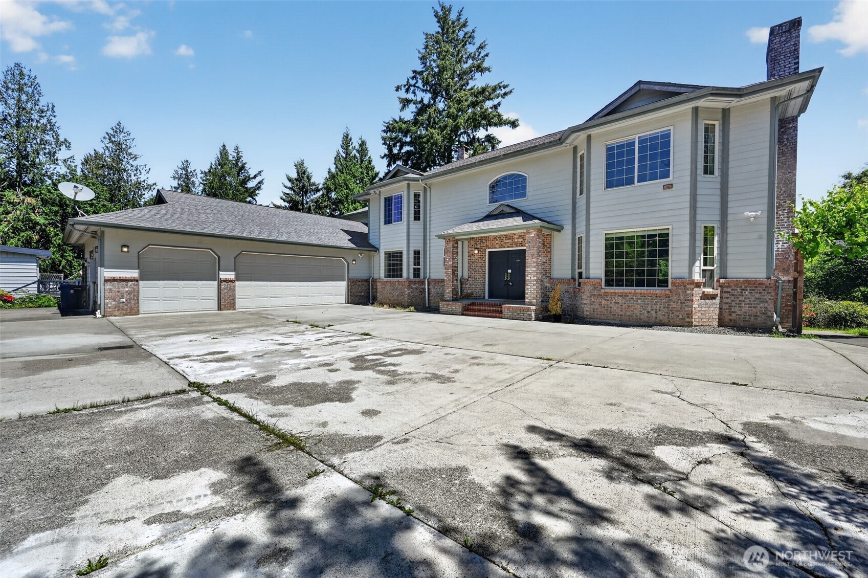18432 Lake Desire Drive