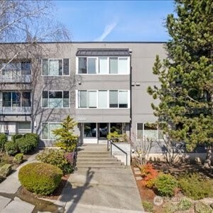 2000 Barrett Street #205
