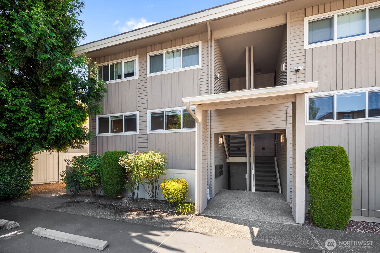 725 9th Avenue #201