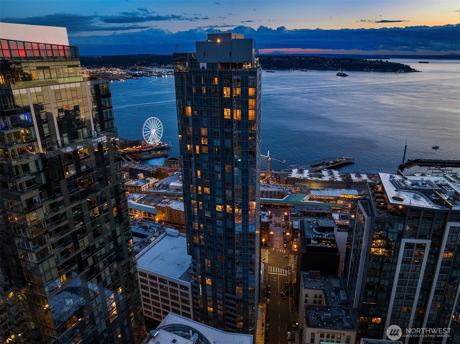 121 Stewart Street #3703