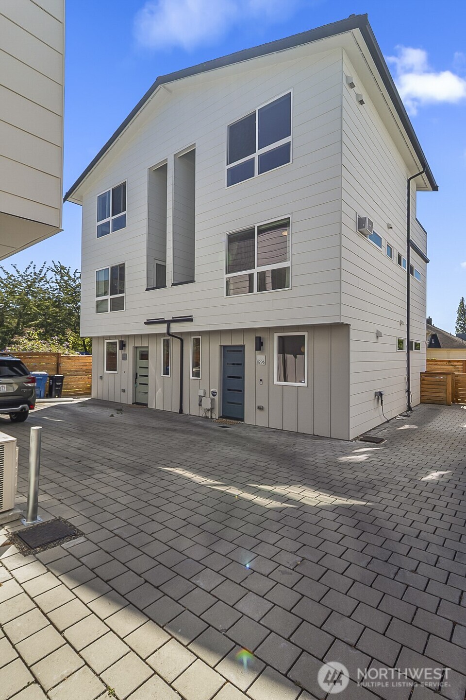 1129 61st #B