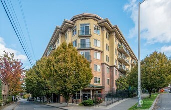 700 Denny Way #202