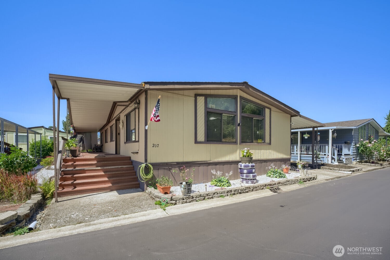 3611 I St #207