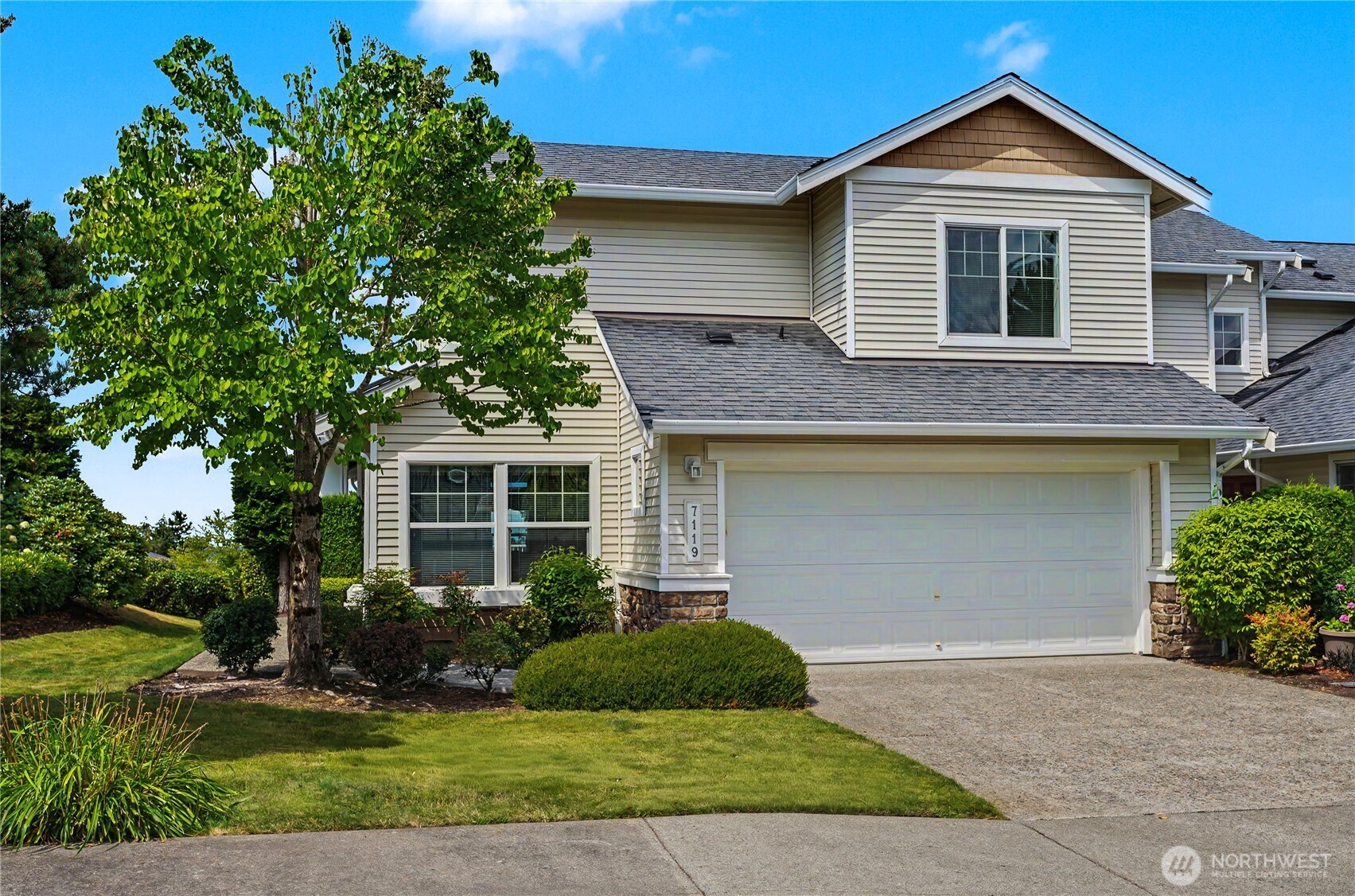 7119 James Place