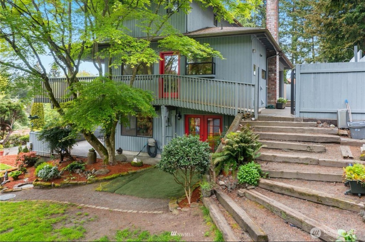 739 Woods Court