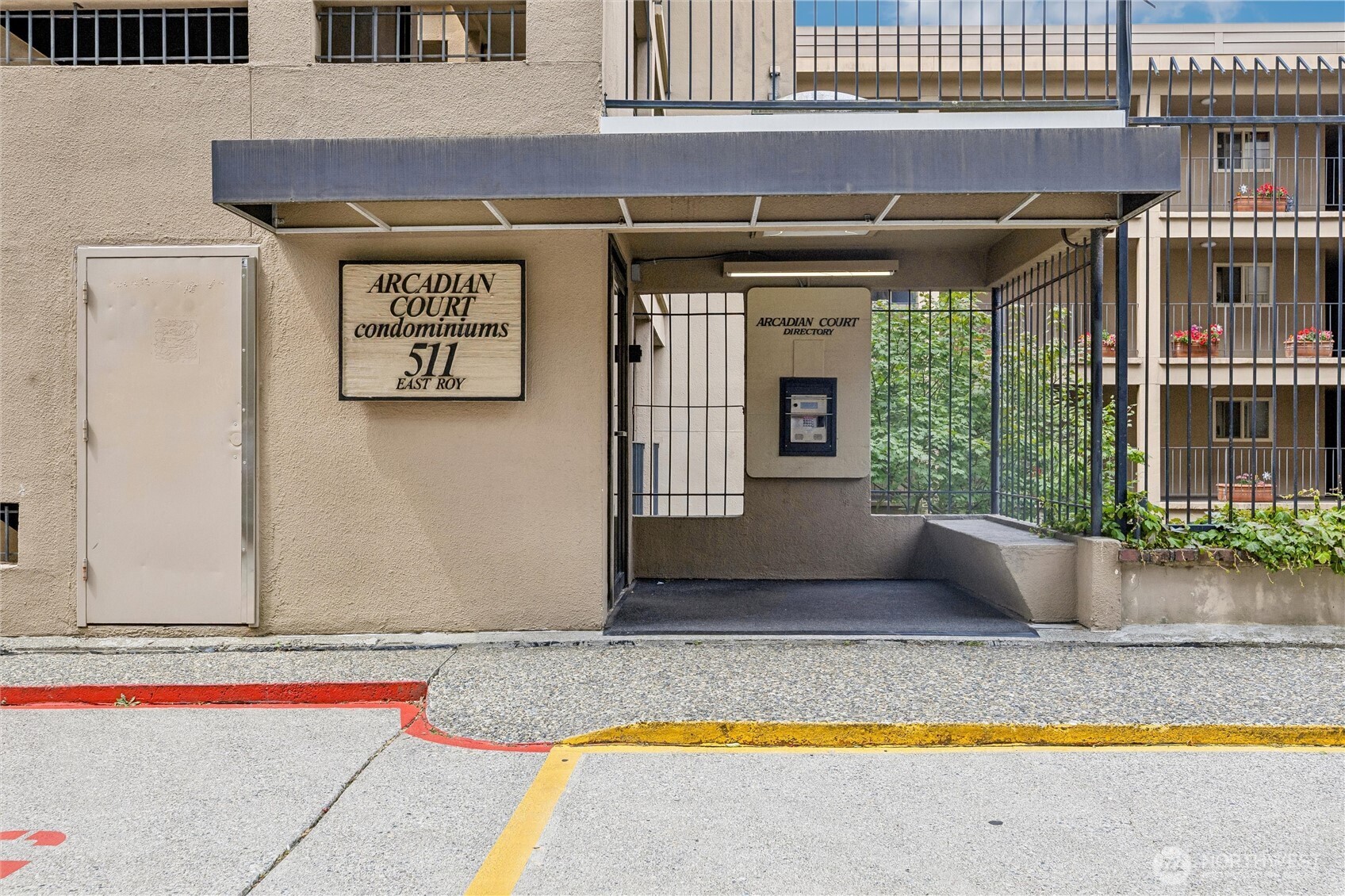511 E Roy St #213