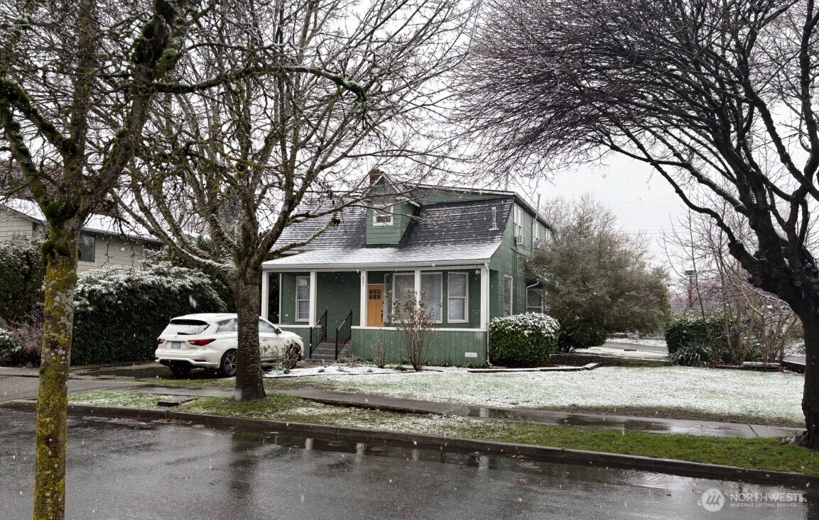 621 Houser Way