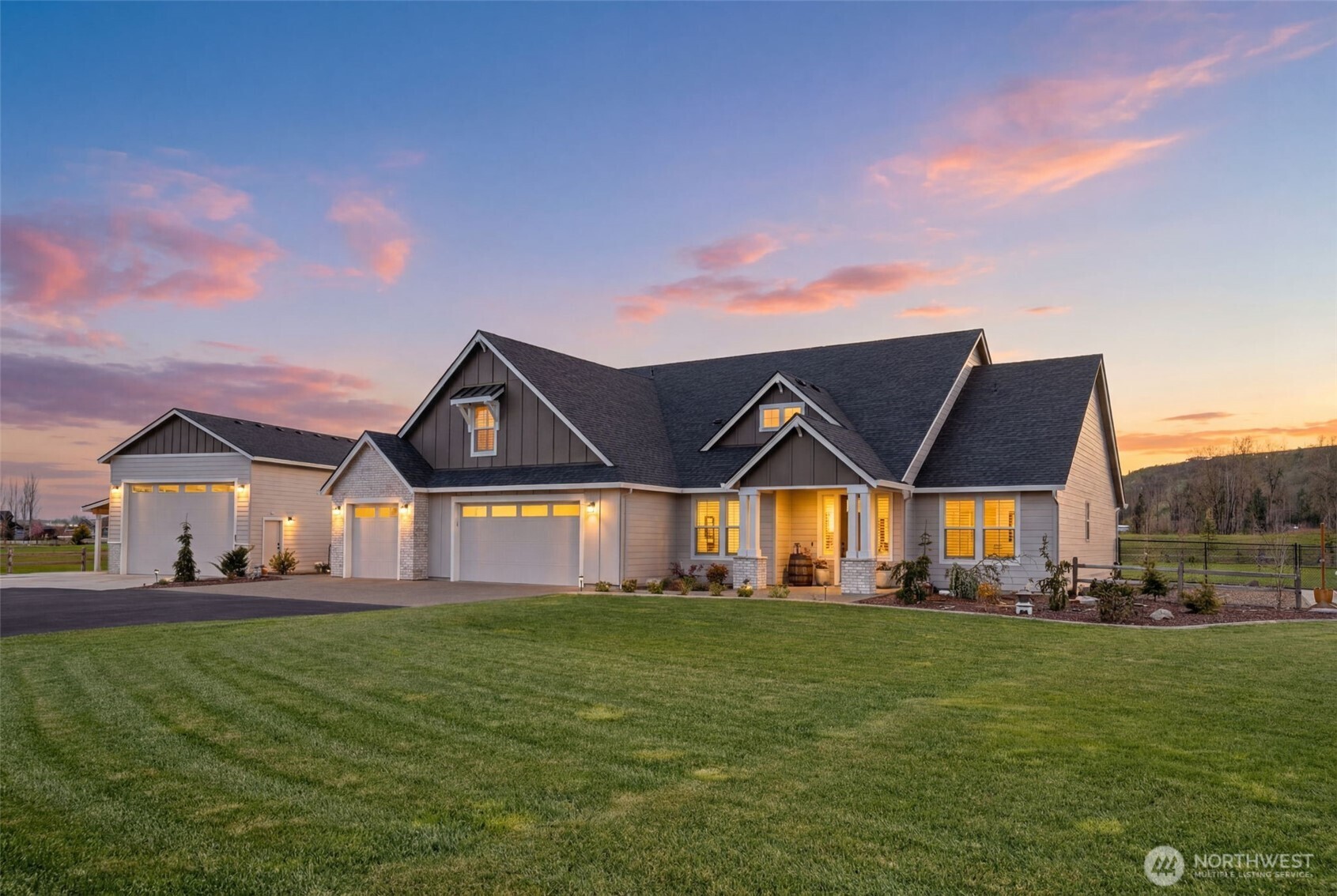 136 KLAZINA Court