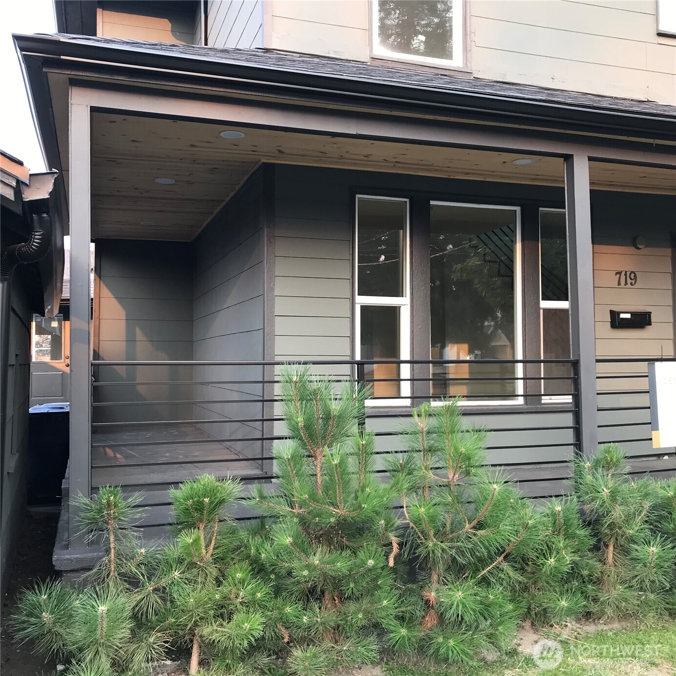 719 Spraque Ave