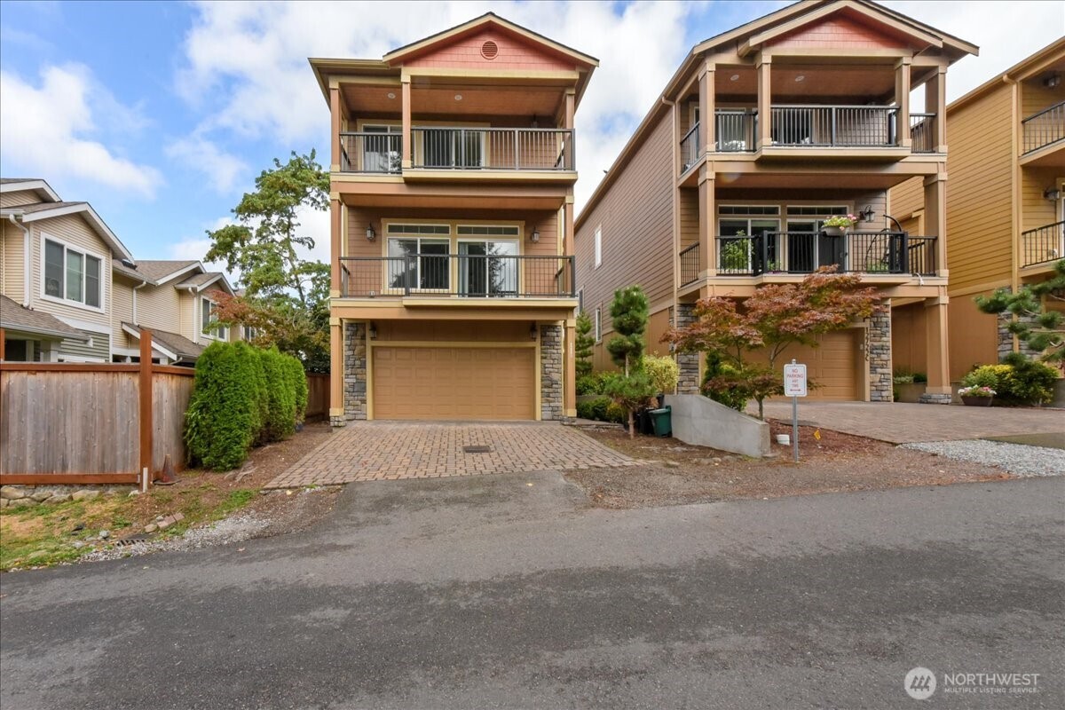 12722 35th AVE House D